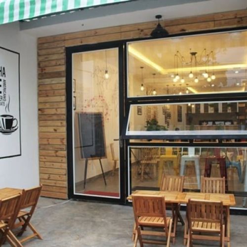 Những màu cửa sắt phù hợp với quán cafe