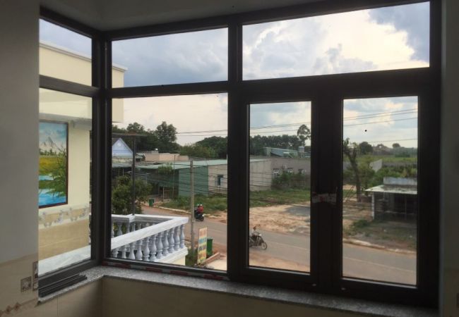 Cách thức giảm nhiệt cho cửa kính khi trời nóng