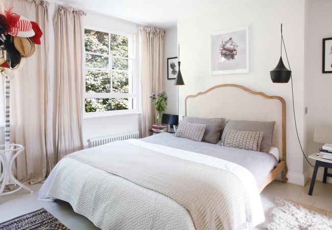 Cách bố trí cửa sổ phòng ngủ hợp lý và hợp phong thủy