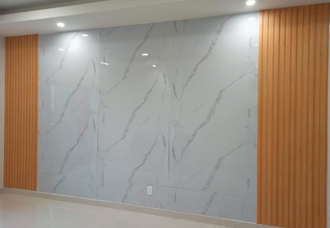 Các loại tấm nhựa ốp tường, ốp trần nhà thường dùng